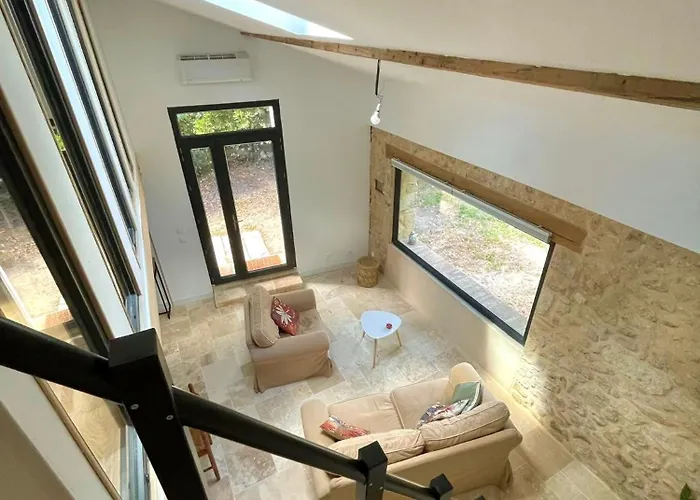 Grange Renovee, Jardin Prive Et Piscine Partagee Poussan