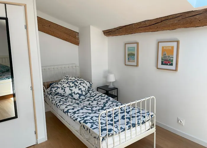 Vakantiehuis Grange Renovee, Jardin Prive Et Piscine Partagee Poussan