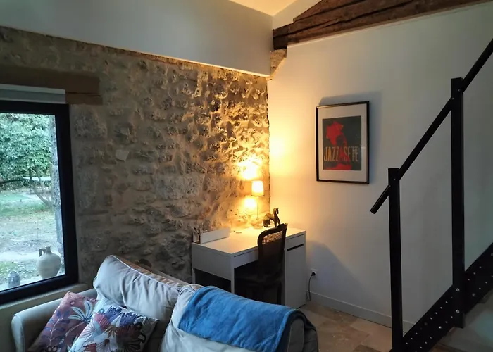 Vakantiehuis Grange Renovee, Jardin Prive Et Piscine Partagee